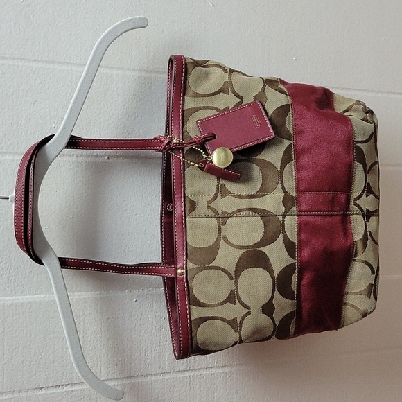 Reversible Coach signature stripe tote - Picture 1 of 12